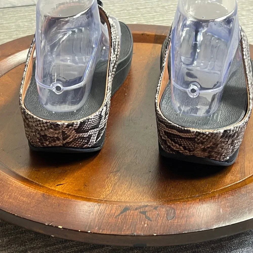 FitFlop Halo Sandals Women Snake Print Toe-Post Comfort Wedge Disc Grey Black 9